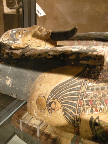 005エジプト彩色木棺のハヤブサ.JPG